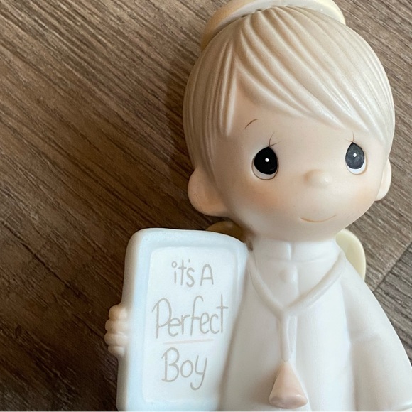 Precious Moments “It’s a perfect boy” angel - Picture 8 of 9